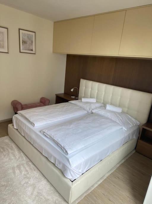 Urban 2 Bedroom * Pozsony